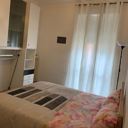 Casaury-Torinometrostop Eksteriør billede
